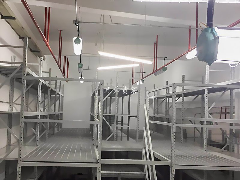倉(cāng)儲(chǔ)閣樓貨架特點(diǎn)