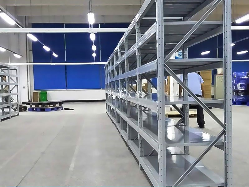 貨架立柱孔的形狀對(duì)貨架有什么影響